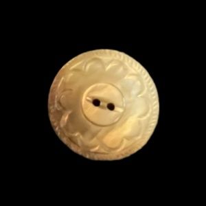 Set of 6 carved Mother of Pearl Buttons